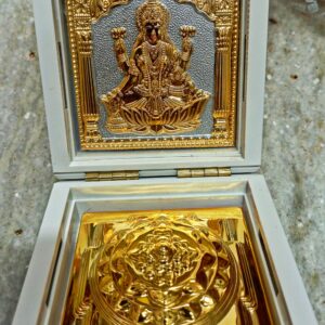 Laxmi with Shree Yantra